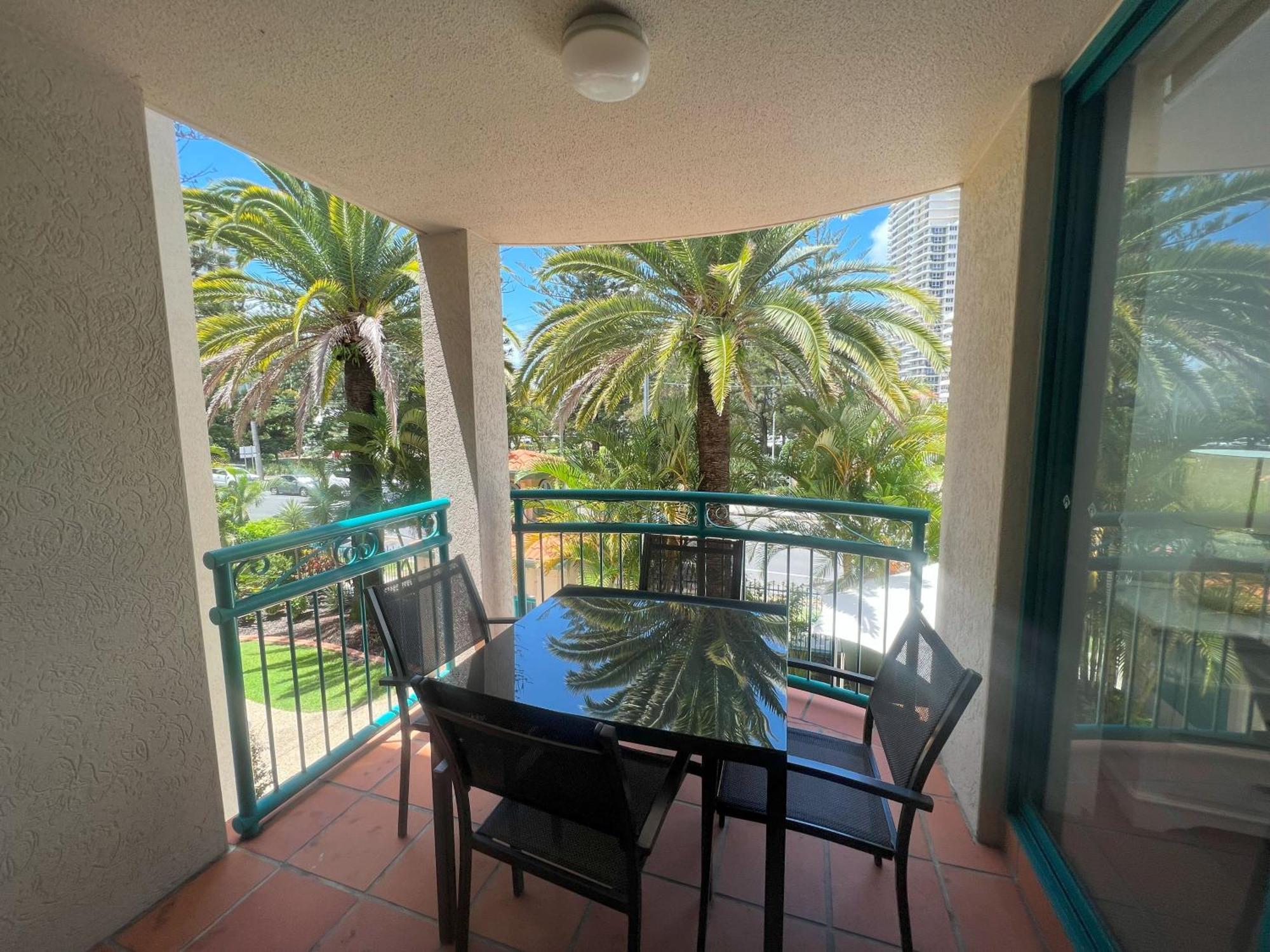Cha Private Apts Aruba Beach Gold Coast Extérieur photo